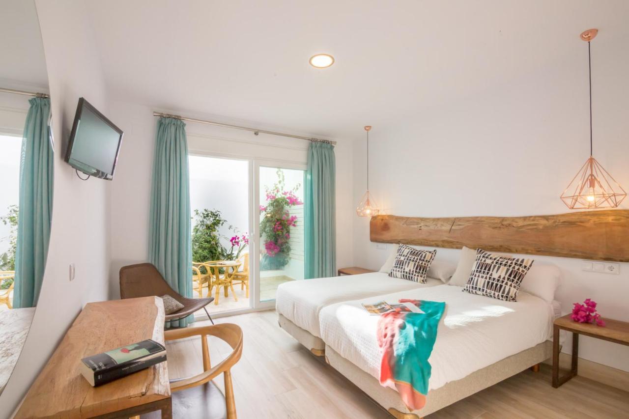 Superior Double Room with Private Terrace,727470517:JPEG